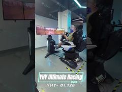 01.128 racesimulator met 3 schermen.